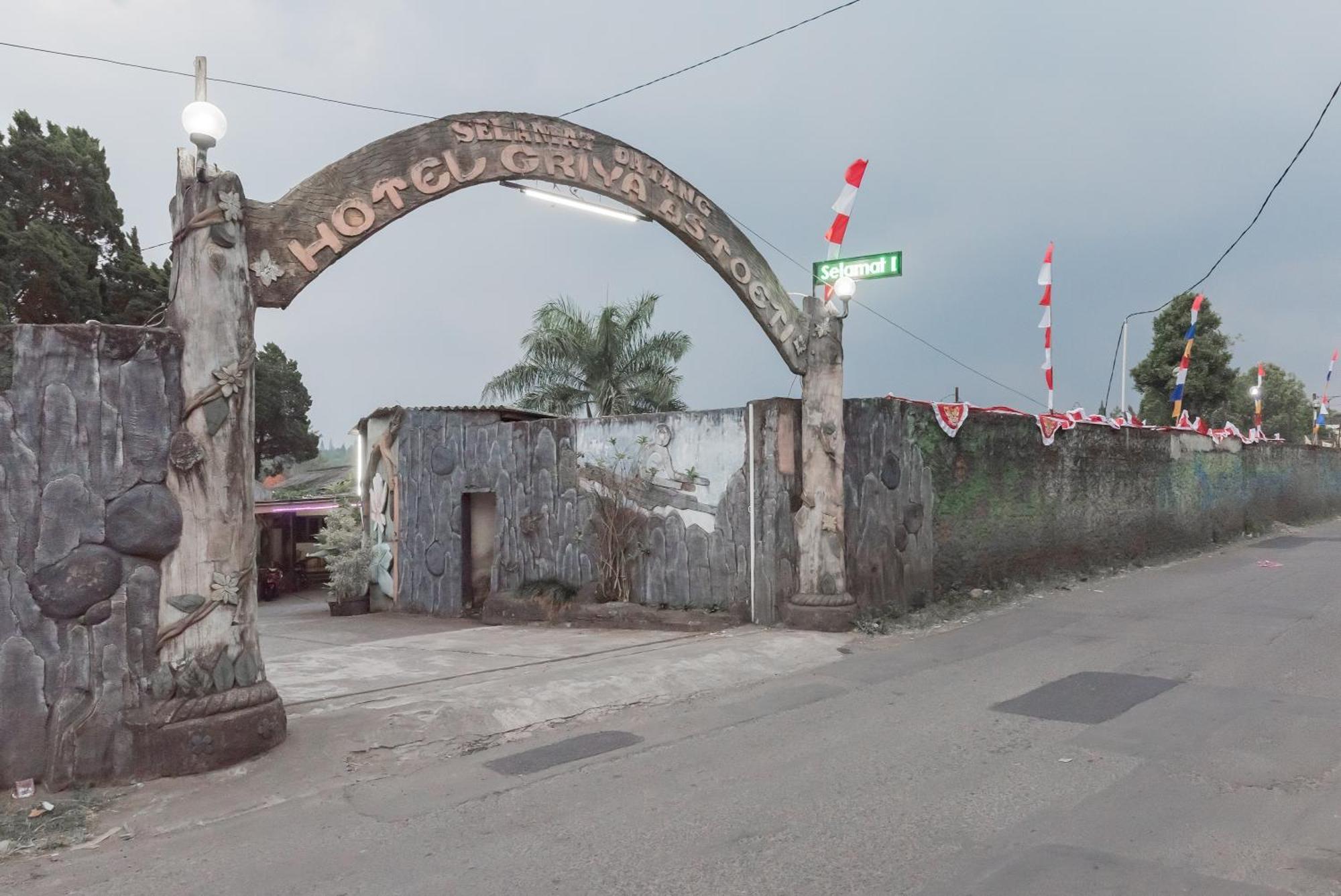 Reddoorz Plus At Hotel Griya Astoeti Bogor Bagian luar foto
