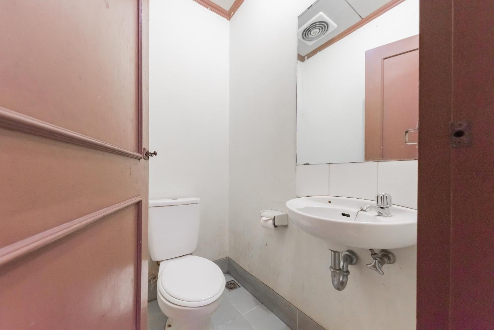 Reddoorz Plus At Hotel Griya Astoeti Bogor Bagian luar foto